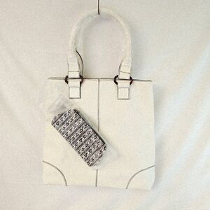 Estee Lauder White Long Tote with matching cosmetic bag set